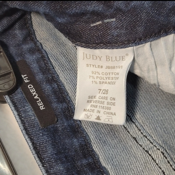 Judy Blue Women's Relaxed Fit Jeans Cropped Dark Wash Stretch Denim - Picture 8 of 14